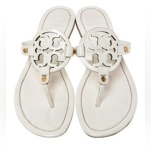 Tory Burch white ‘Miller 2' Logo Sandal SZ 10
Excellent Preowned condition